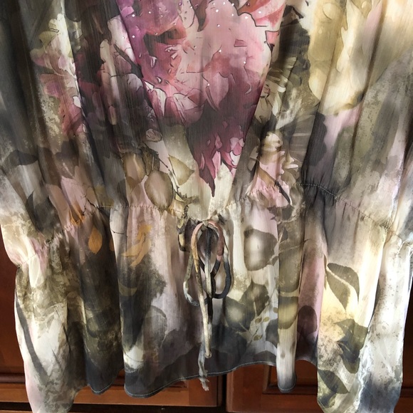 B.L.E.U. Embellished Sheer top. Size 3x. - Picture 4 of 8